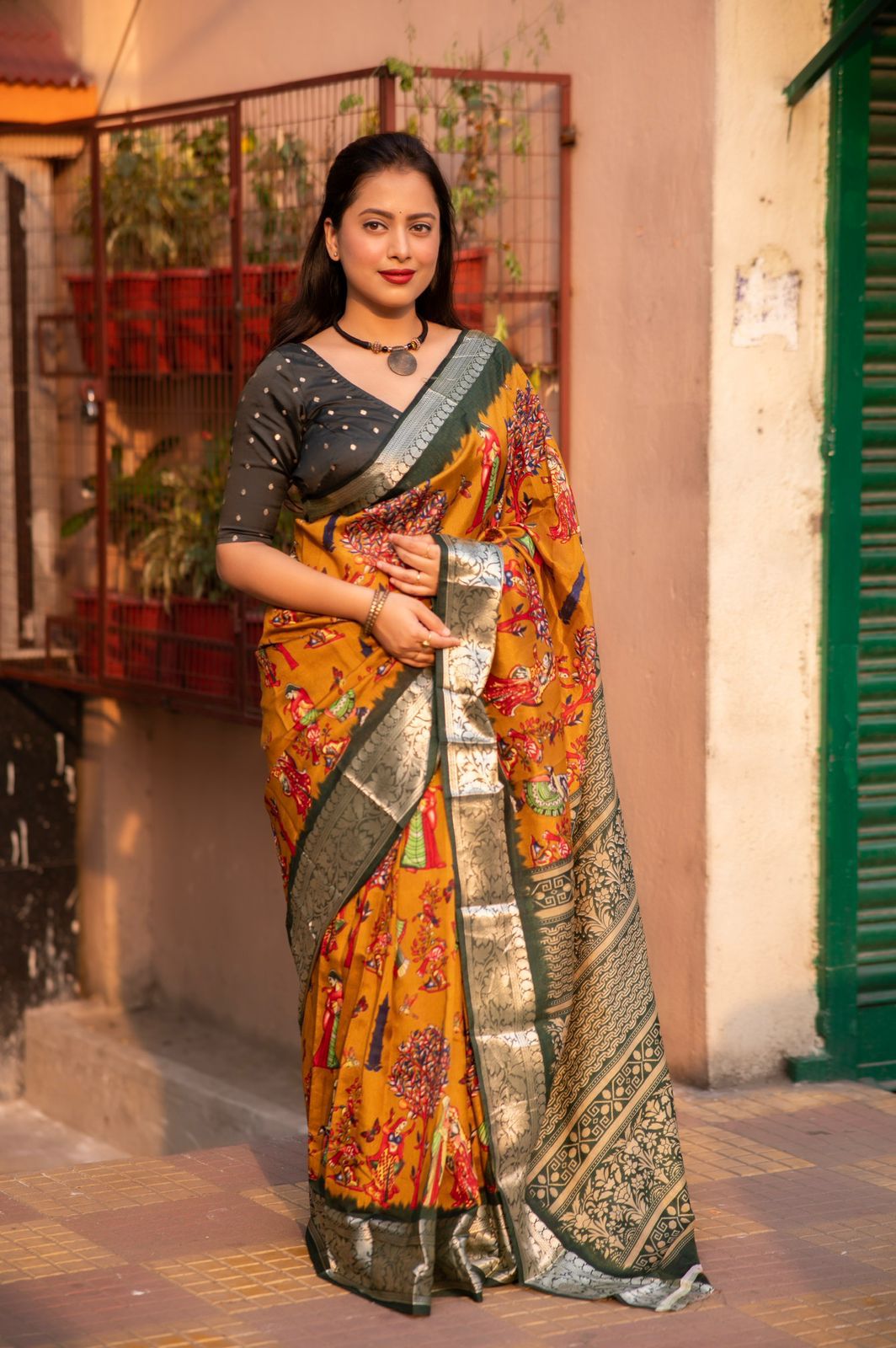 Buy Genius Creation Latest Design Beige Color Georgette Printed Saree With  Blouse Piece Online at Low Prices in India - Paytmmall.com