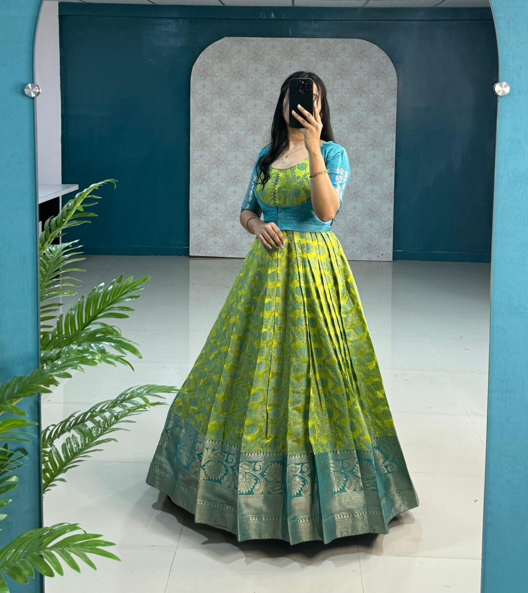 KANJIVARAM SILK GOWN WITH CANVASPATTA INSIDE - Image 6