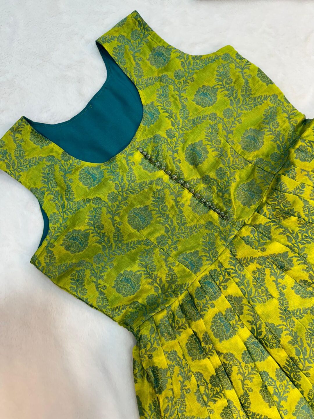 KANJIVARAM SILK GOWN WITH CANVASPATTA INSIDE - Image 8